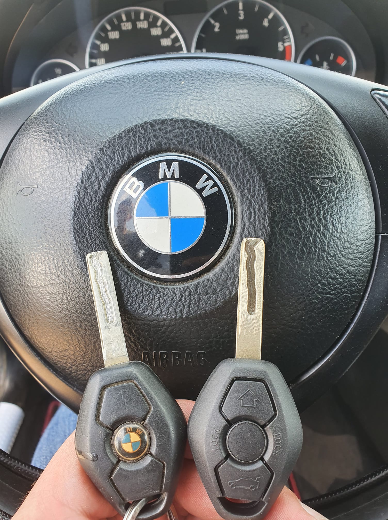 Copiere cheie BMW Seria 3 E46