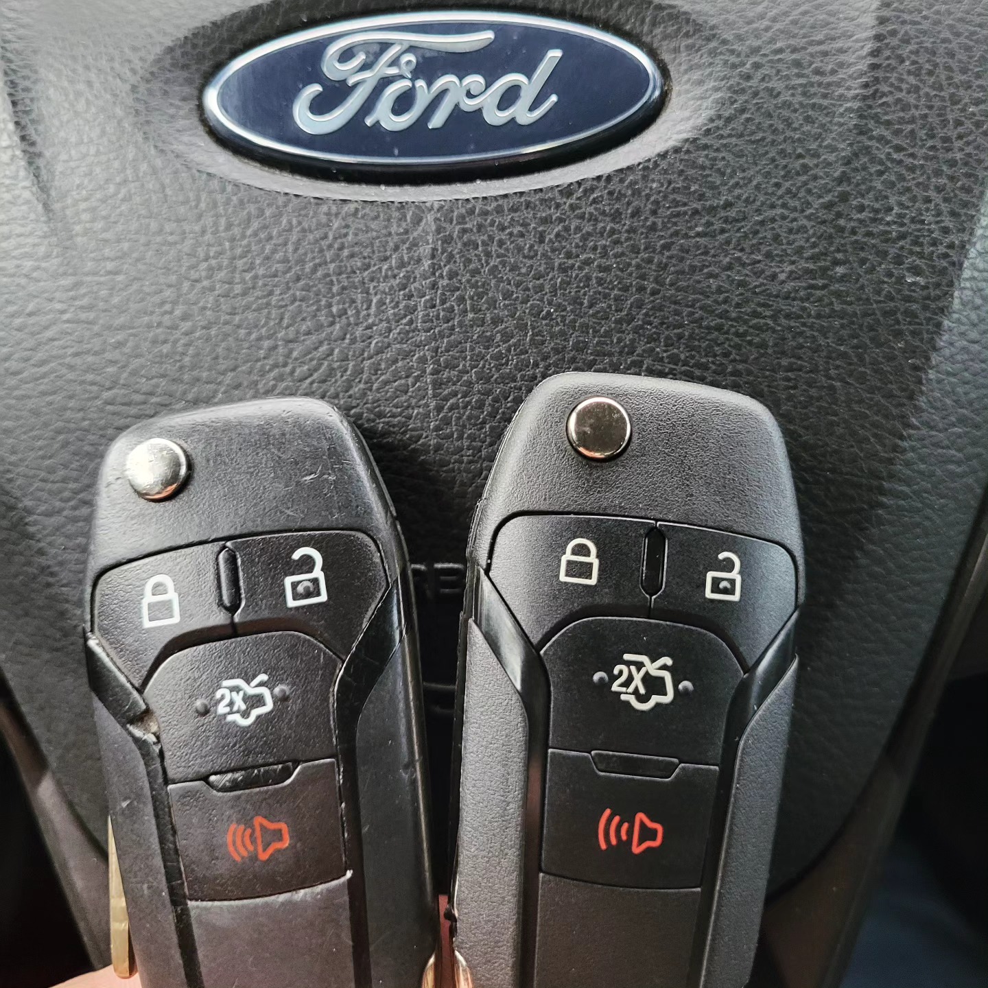 Copiere chei auto la domiciliu cu atelier mobil în București și Ilfov