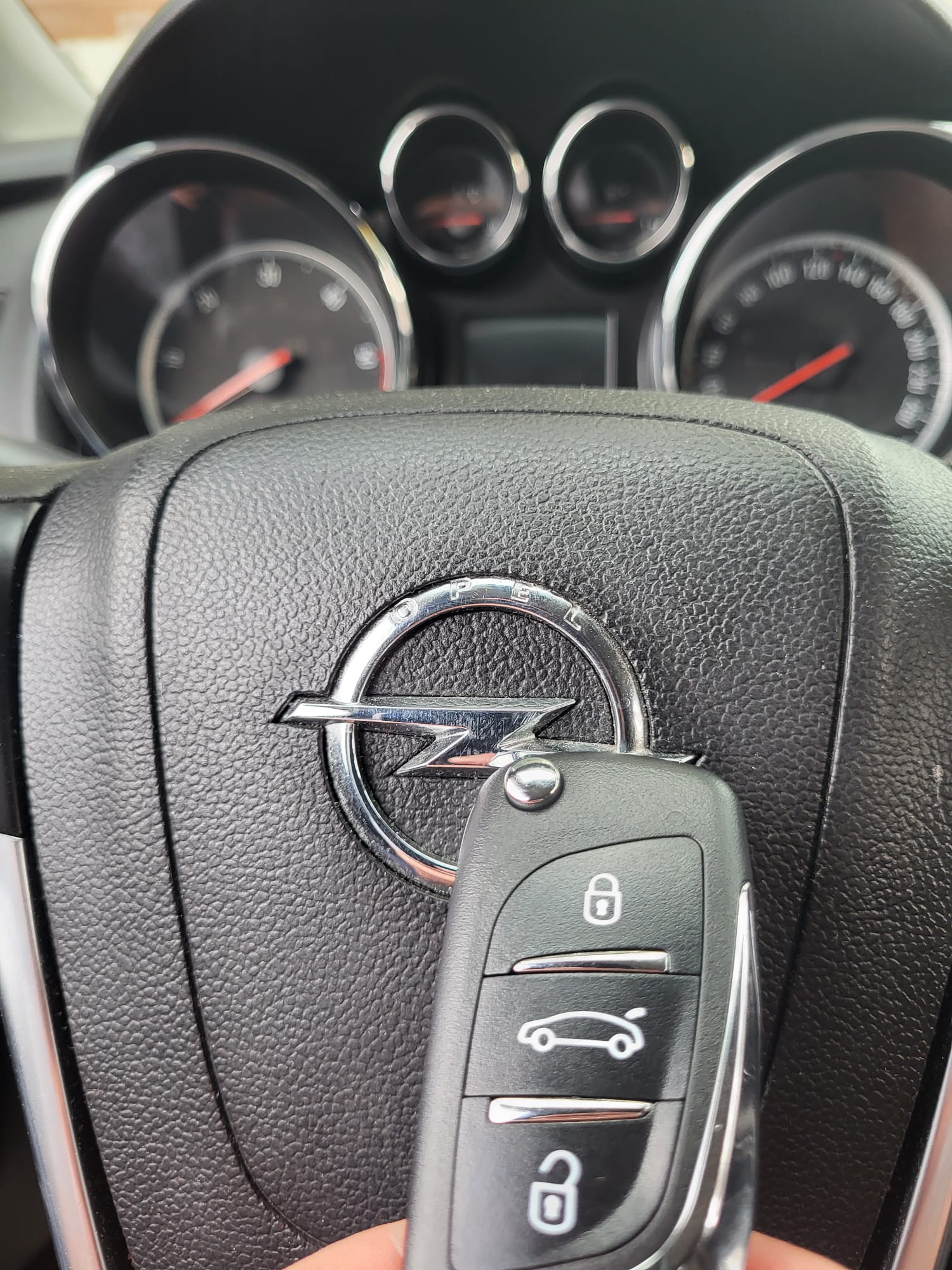 Cheie Opel Astra J – toate cheile pierdute